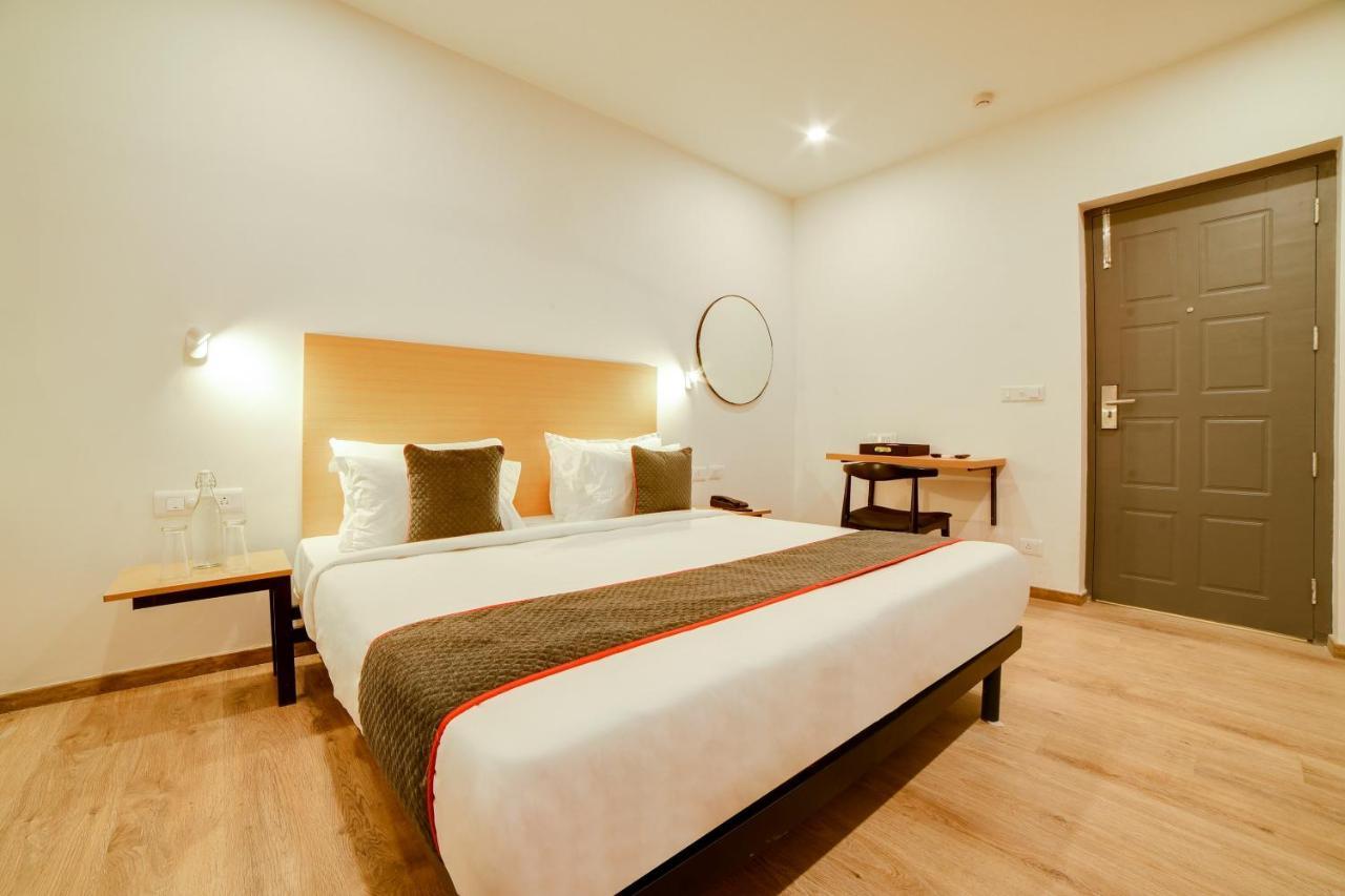 Super Townhouse Hosur Main Road Bommanahalli Near Gopalan Innovation Mall Bangalore Exterior photo