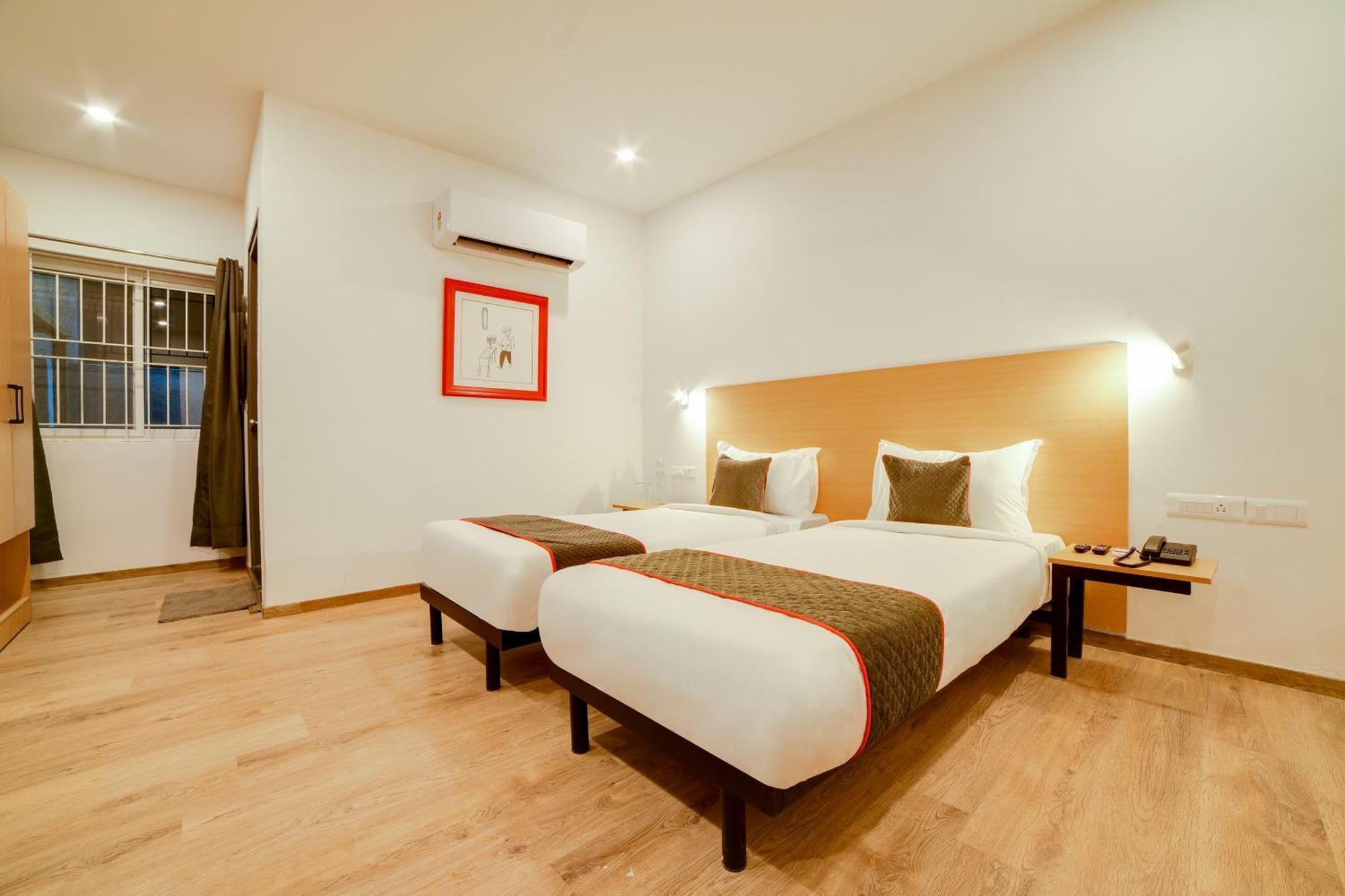 Super Townhouse Hosur Main Road Bommanahalli Near Gopalan Innovation Mall Bangalore Exterior photo