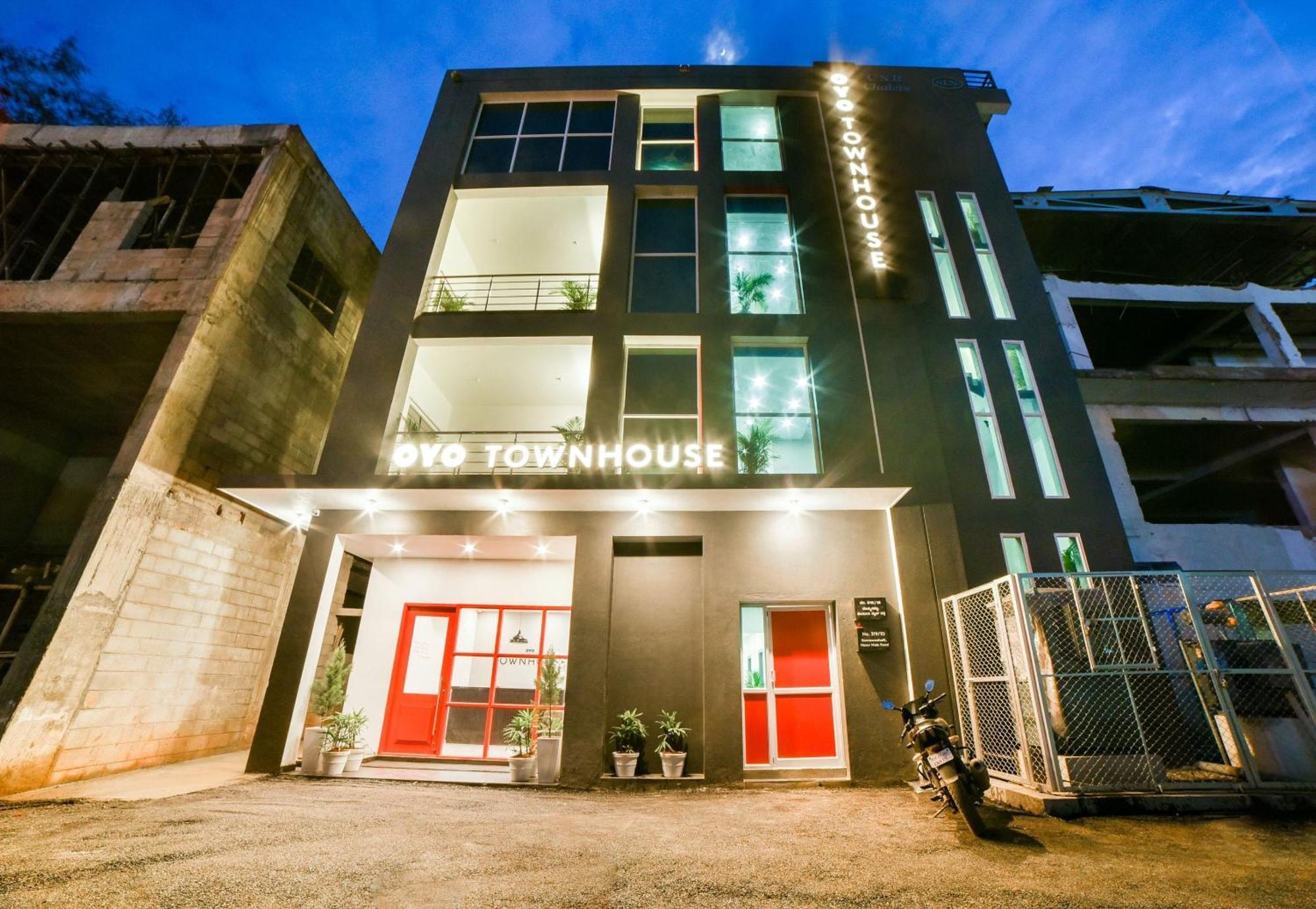 Super Townhouse Hosur Main Road Bommanahalli Near Gopalan Innovation Mall Bangalore Exterior photo